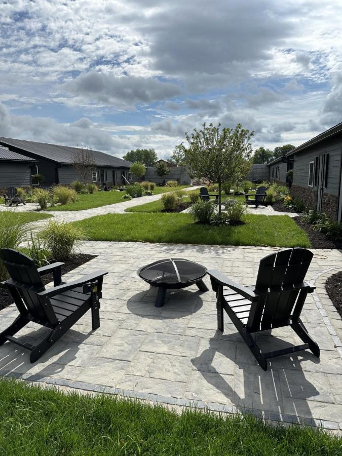 Big Cat Bungalows At The Haven - Lion 2 Canastota Exterior photo
